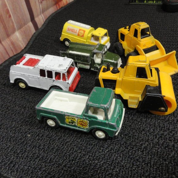 VTG Tootsie Toy truck lot~6pc~1969 n up~Fire truck~dozer~Man cave~collectable - Picture 3 of 7